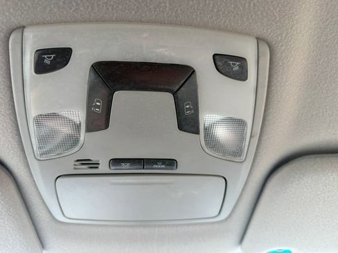 Used 2014 Toyota Sienna LE FWD image 23