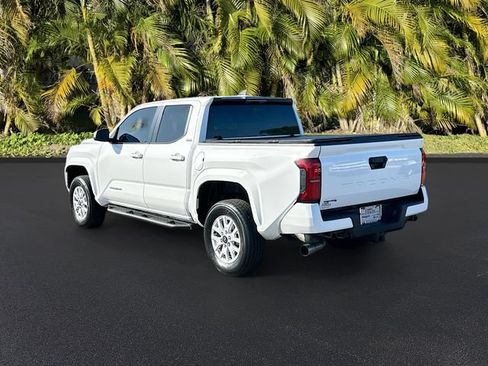 Used 2025 Toyota Tacoma SR5 AWD/4WD image 7