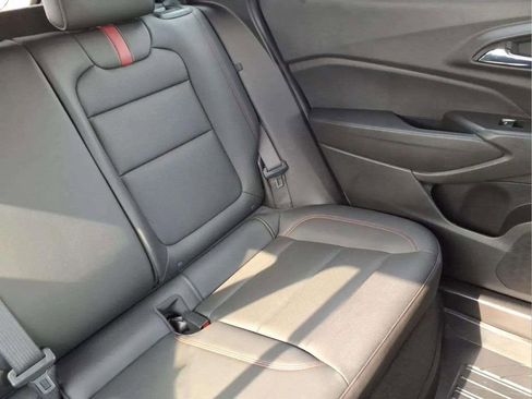 Used 2025 Chevrolet Trax RS w/ Sunroof Package FWD image 18