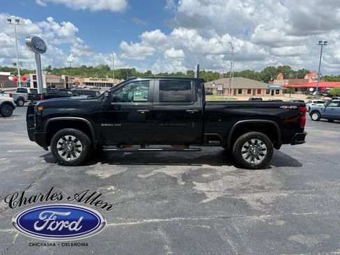 Used 2024 Chevrolet Silverado 2500 Custom w/ Custom Convenience Package AWD/4WD image 6