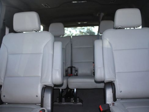 Used 2022 Chevrolet Suburban Z71 image 18