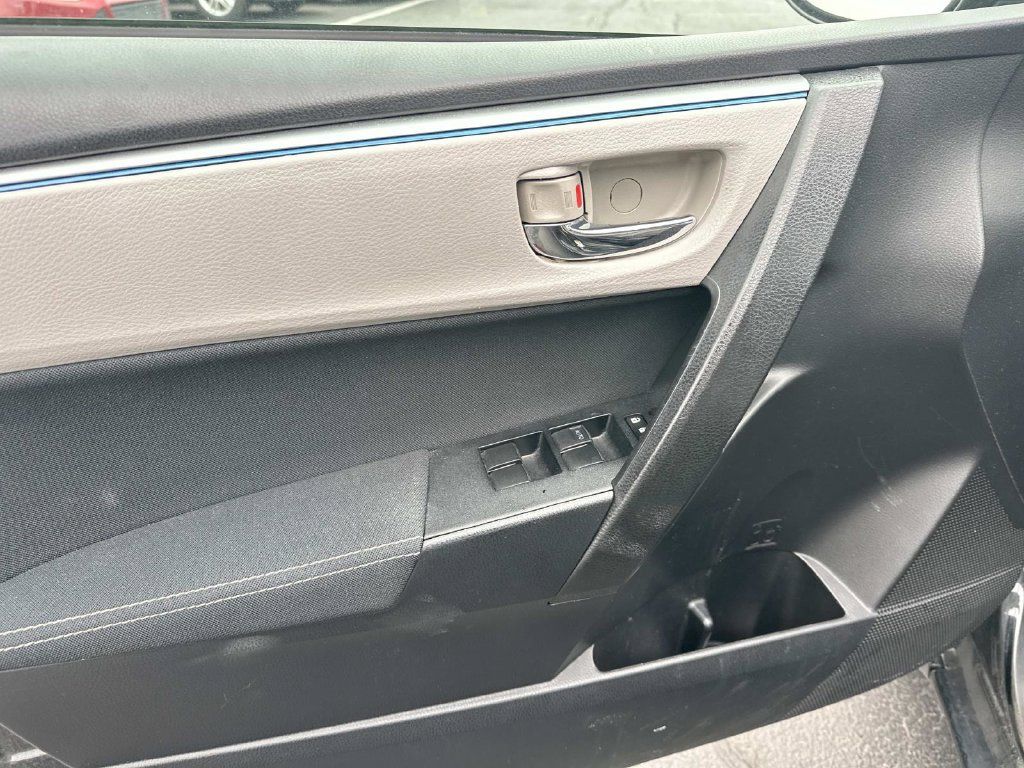 Used 2015 Toyota Corolla LE FWD image 15