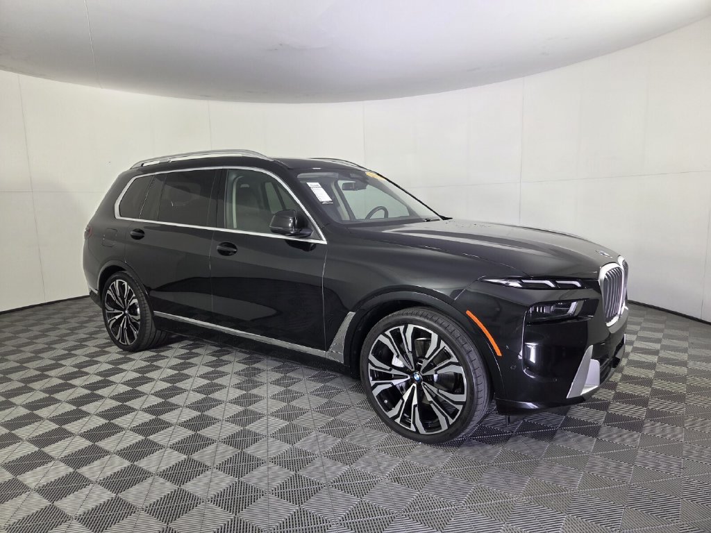 Used 2024 BMW X7 xDrive40i AWD/4WD image 2