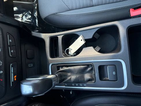 Used 2019 Ford Escape SE FWD image 14