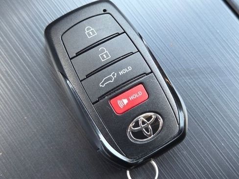 Used 2024 Toyota Sequoia Platinum AWD/4WD image 36