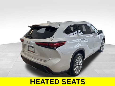 Used 2023 Toyota Highlander Limited image 5