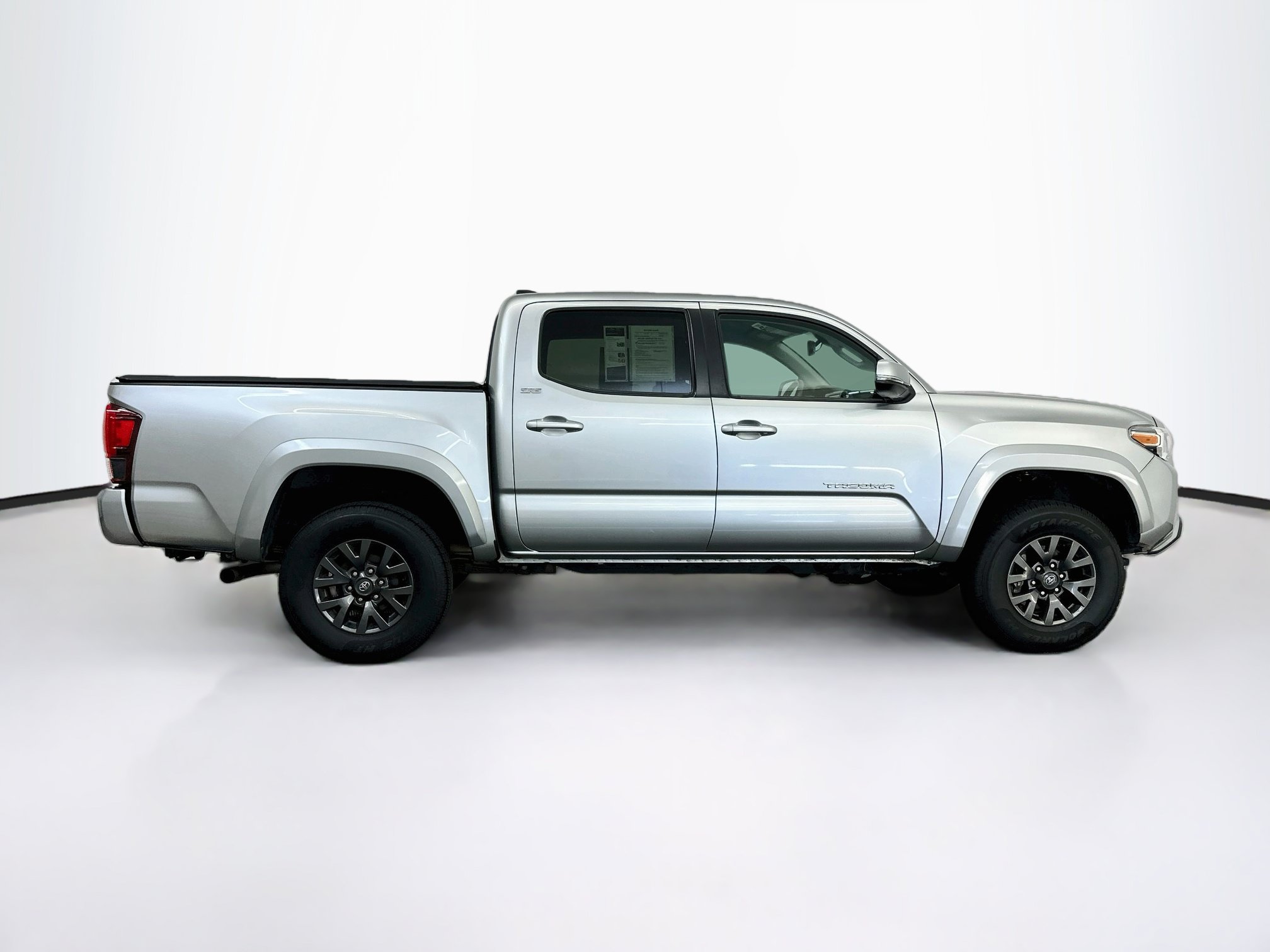 Used 2023 Toyota Tacoma SR5 AWD/4WD image 10