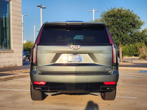 Used 2024 Cadillac Escalade ESV Sport Platinum AWD/4WD image 6