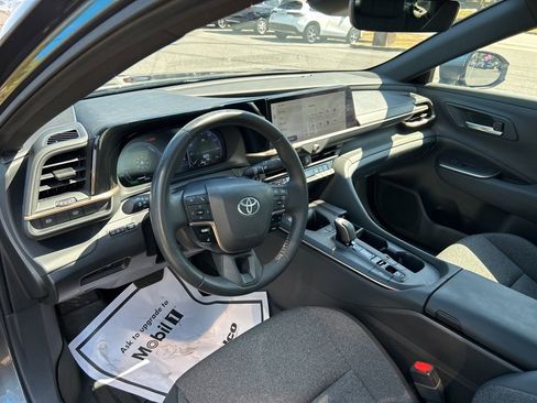 Used 2023 Toyota Crown XLE image 21