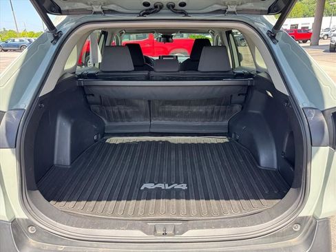 Used 2022 Toyota RAV4 XLE w/ Convenience Package AWD/4WD image 20