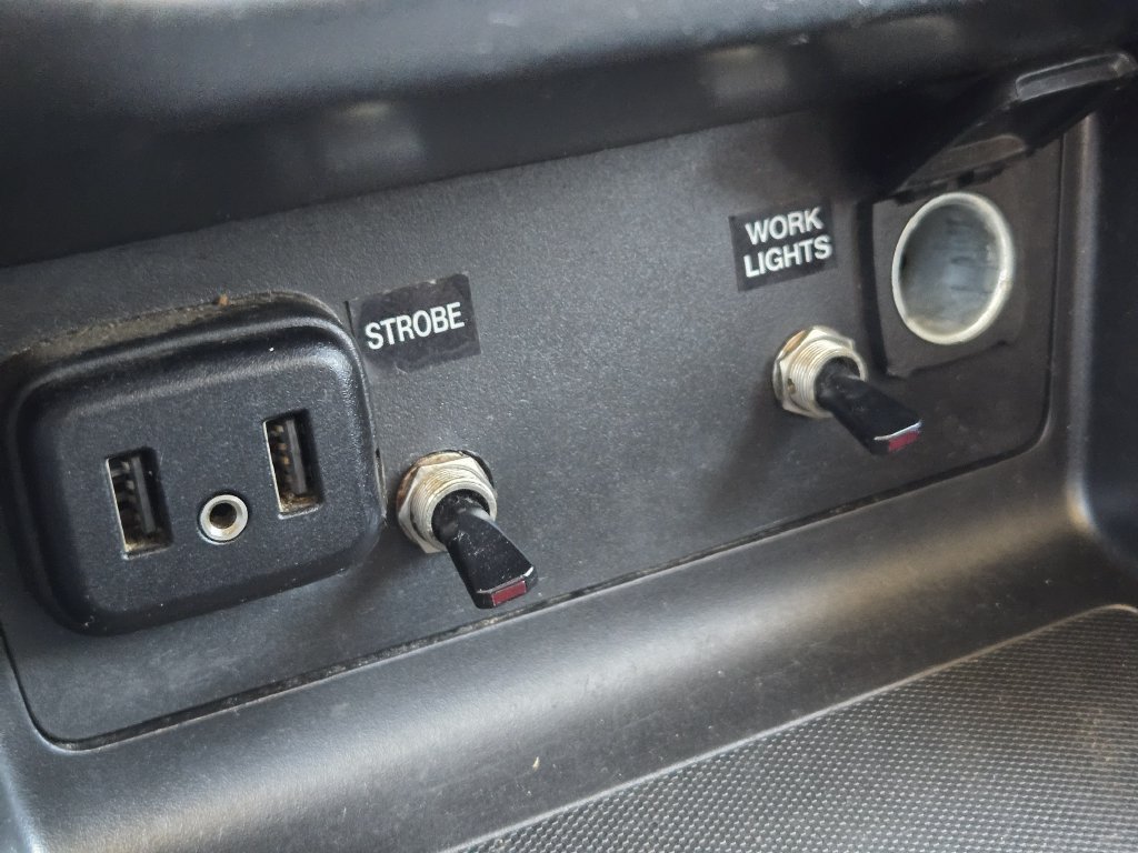 Used 2022 Chevrolet Colorado LT w/ Fleet Safety Package RWD image 20