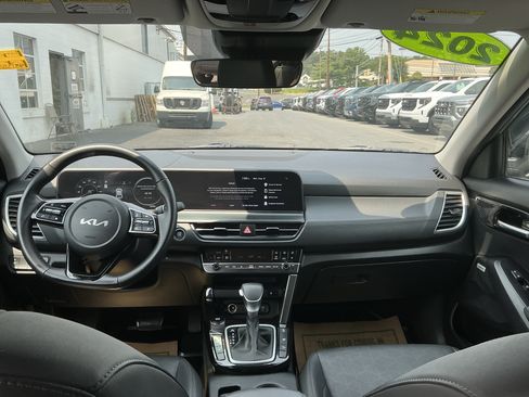 Used 2024 Kia Seltos SX AWD/4WD image 14