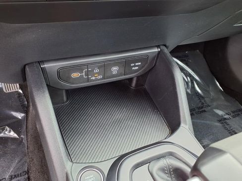 Used 2025 Kia K4 FWD image 25