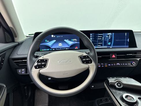 Used 2022 Kia EV6 Wind image 33