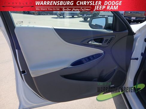 Used 2024 Chevrolet Malibu LT image 12