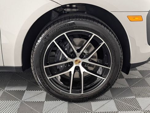 New 2026 Porsche Macan AWD/4WD image 14