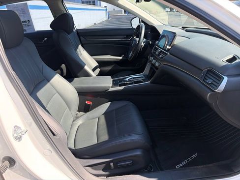 Certified 2022 Honda Accord Touring image 24