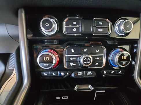 Certified 2024 GMC Yukon XL Denali w/ Denali Reserve Package AWD/4WD image 17