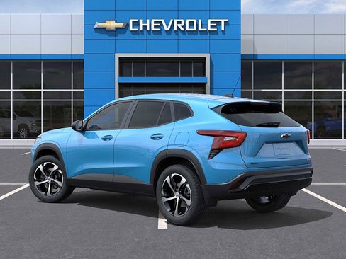 New 2026 Chevrolet Trax RS w/ Sunroof Package FWD image 3