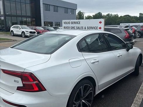 Used 2024 Volvo S60 B5 Core w/ Climate Package FWD image 2