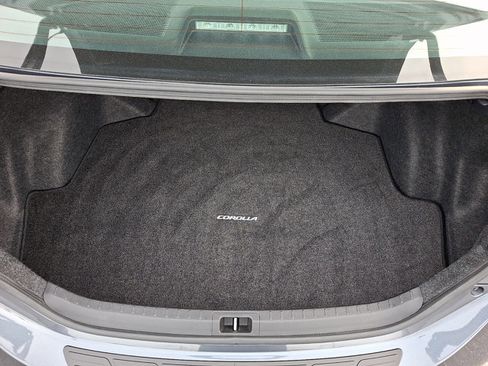 Used 2015 Toyota Corolla LE image 29