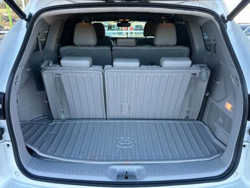 Used 2019 Toyota Highlander XLE image 13