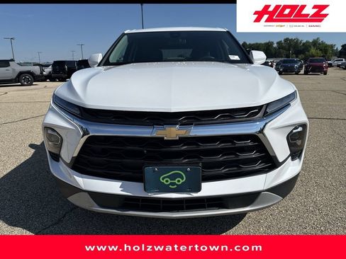 Used 2025 Chevrolet Blazer LT AWD/4WD image 2