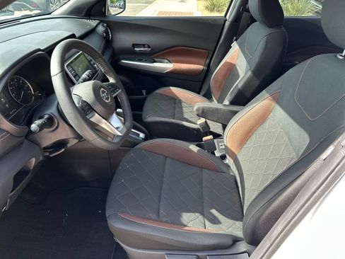 Used 2019 Nissan Kicks SR w/ Exterior Package FWD image 18