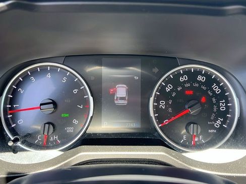 Used 2019 Toyota RAV4 XLE w/ All Weather Liner Package FWD image 21
