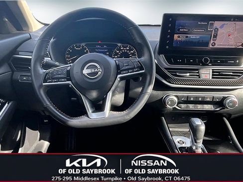 Used 2023 Nissan Altima 2.5 SR w/ SR Premium Package image 7