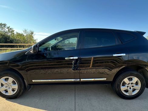 Used 2011 Nissan Rogue S image 1