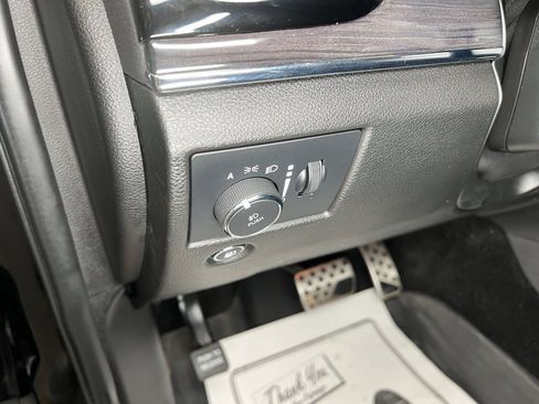 Used 2021 Jeep Grand Cherokee Overland w/ Protech Group image 14