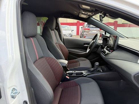 Used 2025 Toyota Corolla SE image 28