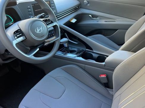 New 2026 Hyundai Elantra Hybrid FWD image 9
