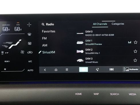 Used 2024 Kia EV9 Land image 18