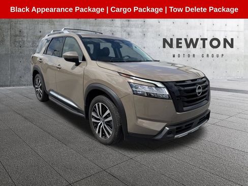 Used 2023 Nissan Pathfinder Platinum w/ Black Appearance Package FWD image 1