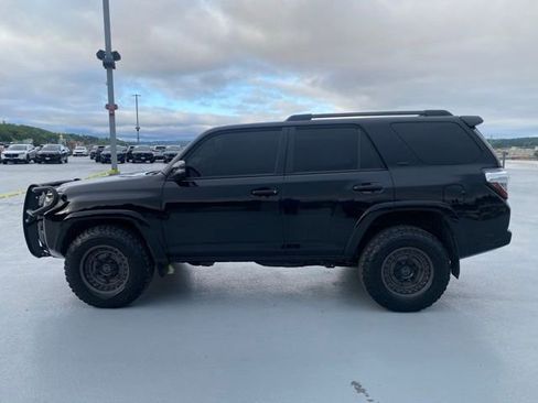 Used 2019 Toyota 4Runner SR5 Premium AWD/4WD image 5