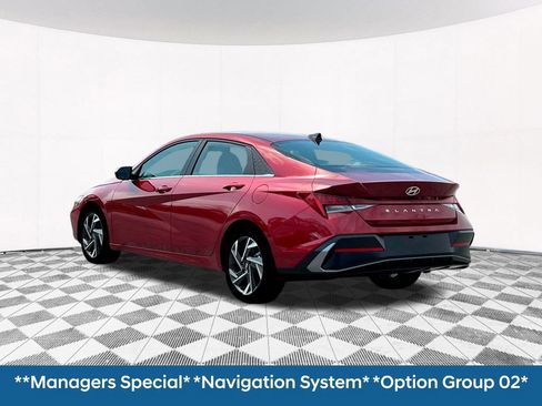 Used 2024 Hyundai Elantra SEL w/ Convenience Package FWD image 8