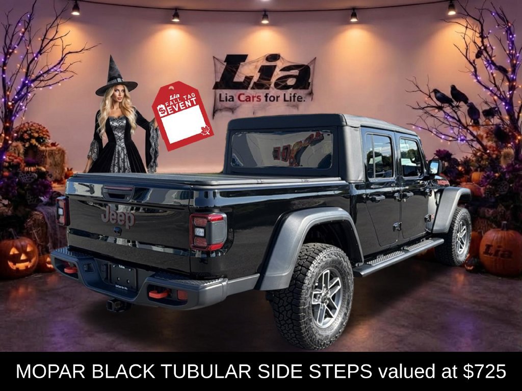Used 2025 Jeep Gladiator Mojave w/ Convenience Group AWD/4WD image 3