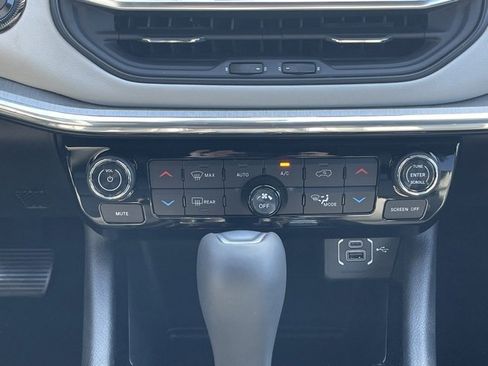 Used 2024 Jeep Compass Limited image 31