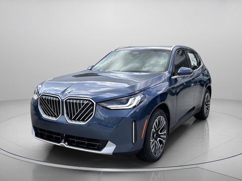 Certified 2026 BMW X3 xDrive30i w/ Convenience Package AWD/4WD image 2