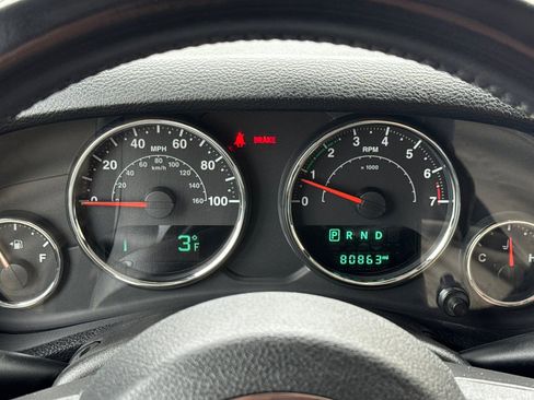 Used 2018 Jeep Wrangler Unlimited Rubicon w/ Connectivity Group AWD/4WD image 22