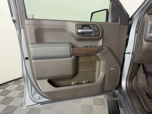 Used 2019 GMC Sierra 1500 Denali w/ Denali Ultimate Package AWD/4WD image 9