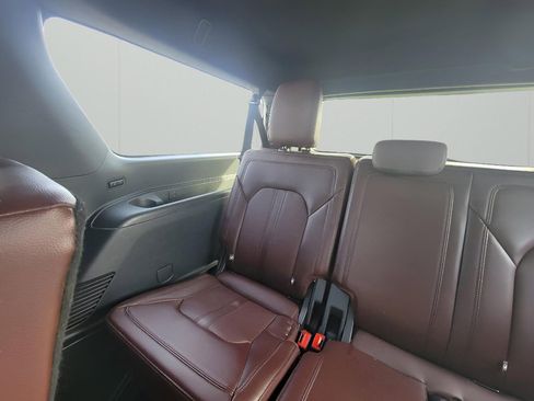 Used 2024 Ford Expedition Max Limited image 32