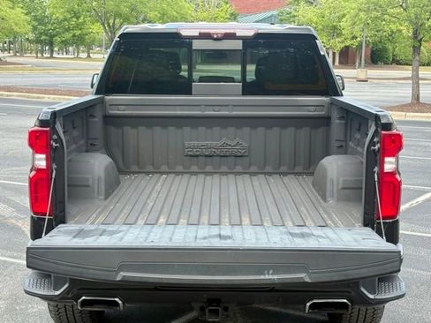 Used 2021 Chevrolet Silverado 1500 High Country w/ Technology Package image 17