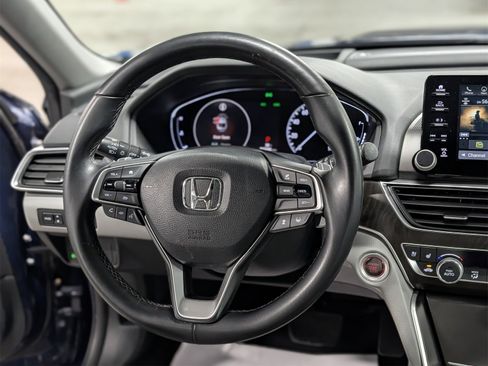 Used 2019 Honda Accord Touring image 18