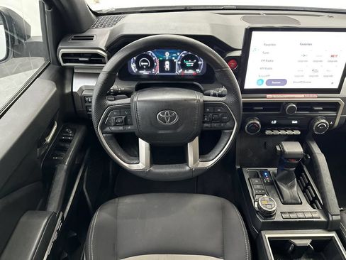 Used 2025 Toyota Tacoma TRD Off-Road AWD/4WD image 22