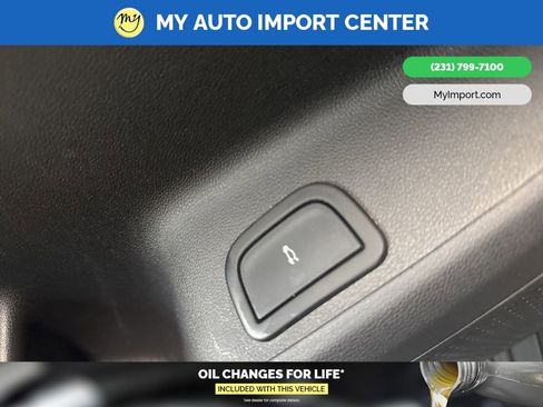 Used 2024 Chevrolet Traverse Z71 AWD/4WD image 12