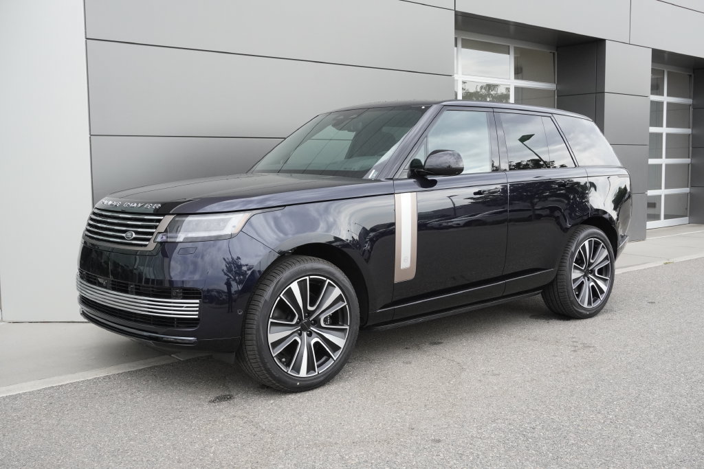 New 2026 Land Rover Range Rover SV AWD/4WD image 3