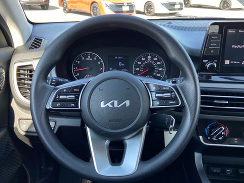 Used 2022 Kia Seltos LX AWD/4WD image 14